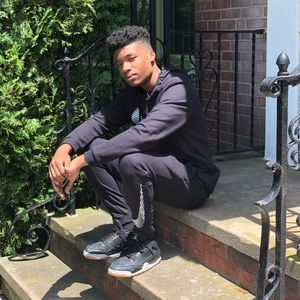 Meet your Posher, Money